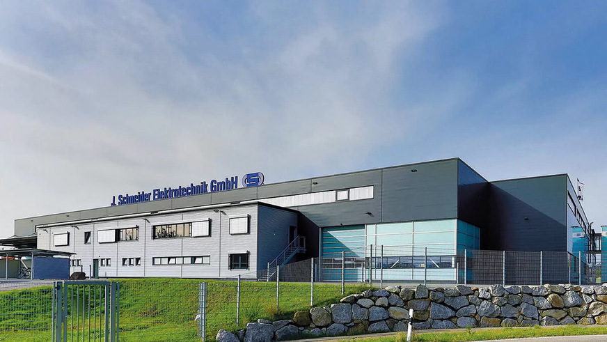 An vier Produktionsstandorten in Offenburg fertigt die J. Schneider Elektrotechnik GmbH mit rund 420 Mitarbeitern vor allem Transformatoren, unterbrechungsfreie Stromversorgungen und Hochspannungsnetzgeräte