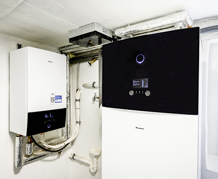 Die beiden Wärmepumpen befinden sich im Keller des Wohnhauses.