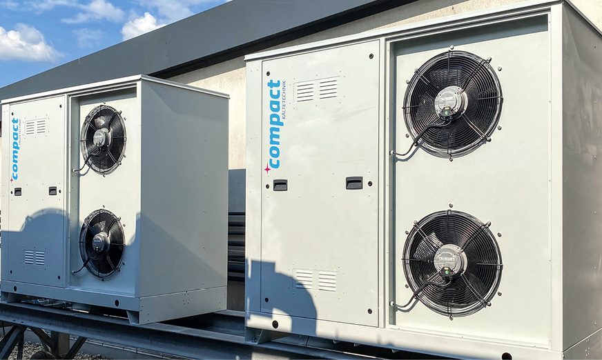 Die Außenaufstellung spart Platz. Das Gehäuse schützt vor Wetter und dämmt Schall-Emissionen.