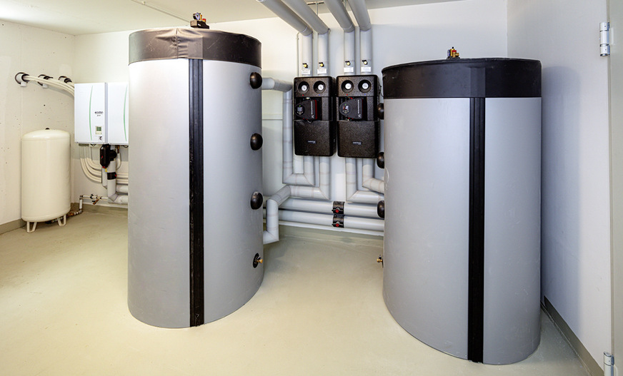 Der Einsatz eines Trinkwarmwasserspeichers ist bei einem Heißwassersystem aufgrund der hohen Wasseraustrittstemperatur von 90 °C obligatorisch.