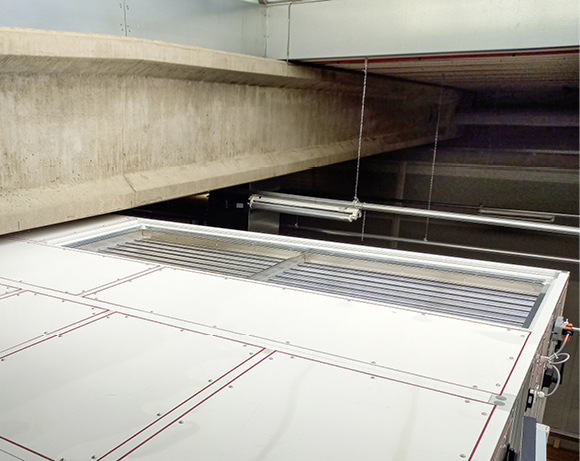 Die Abmessungen von Lüftungsgeräten müssen an die Verhältnisse vor Ort anpasst werden, jedoch ohne dabei an Funktionalität einzubüßen. Ein Gerät muss dann gegebenenfalls niedriger, dafür aber breiter oder kürzer konstruiert sein.