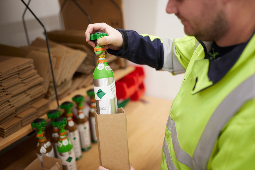 Alumini-Kleingebinde jetzt über Paketversand innerhalb von Deutschland sowie nachÖsterreich, Frankreich, in die Schweiz und die Benelux-Länder lieferbar