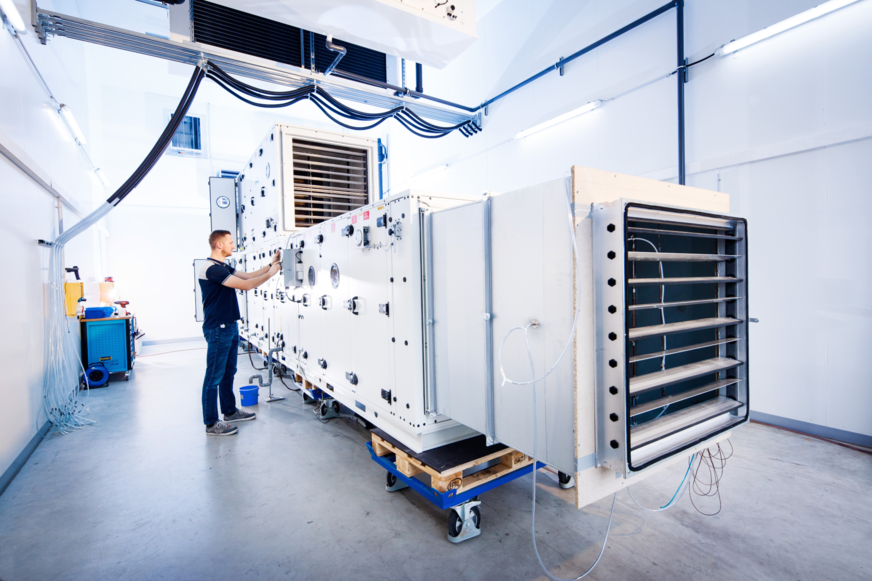 Blick in einen der bestehendenKlimatechnik-Prüfstände bei TÜV Nord.