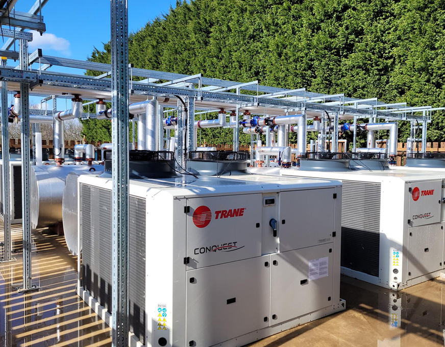 Die Luft/Wasser-Scroll-Wärmepumpe Conquest CXAX ist für reversibles Kühlen und Heizen in einem weiten Betriebsbereich ausgelegt.