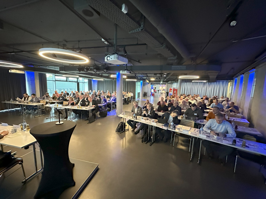 Über 130 Teilnehmer bei der VDKF-Mitgliederversammlung in Böblingen.