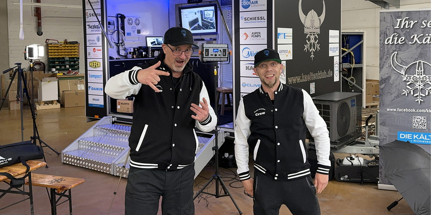 2 „Blödsinn am Set“ in der Halle von Clivet. Links der olle Rehfeld, rechts der Wolle.