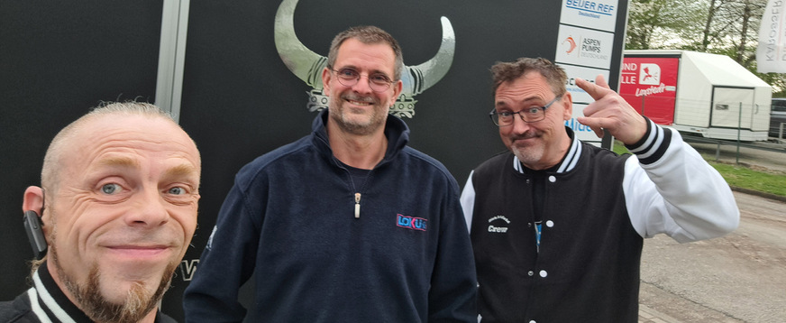 8 Martin Seidel (Mitte) erzählt uns etwas über Schiffskälte.