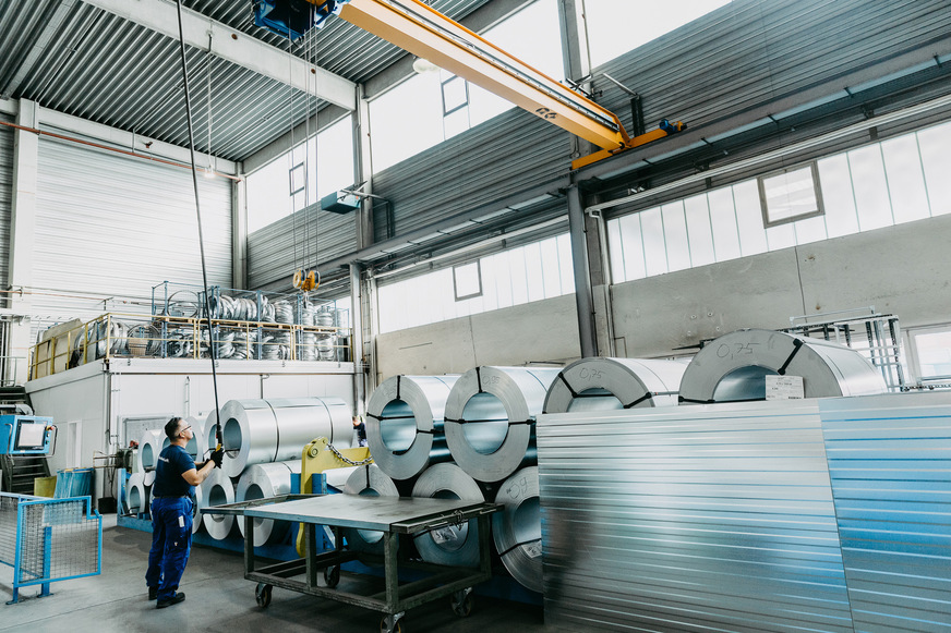 Von der Fertigung in Köln-Dellbrück aus bedient das Unternehmen für Klima- und Lüftungstechnik sowohl den nationalen als auch internationalen Markt.