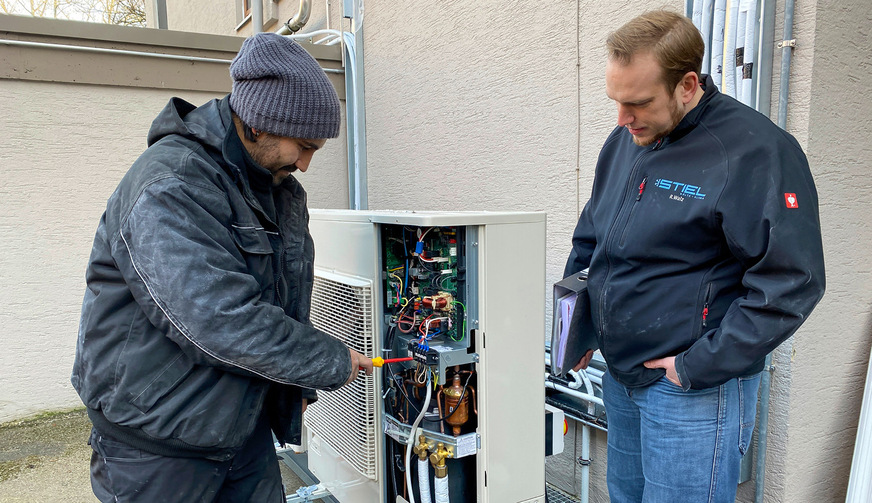 Die Jungs von Stiehl am schrauben.