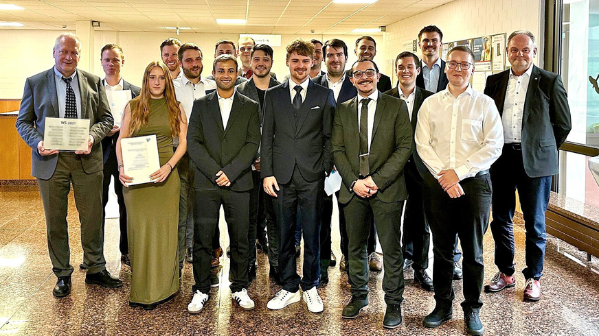 Verabschiedung von 15 Absolventen und einer Absolventin der dualen „Bachelor of Science“-Studiengänge „Kältesystemtechnik“ und „Klimasystemtechnik“