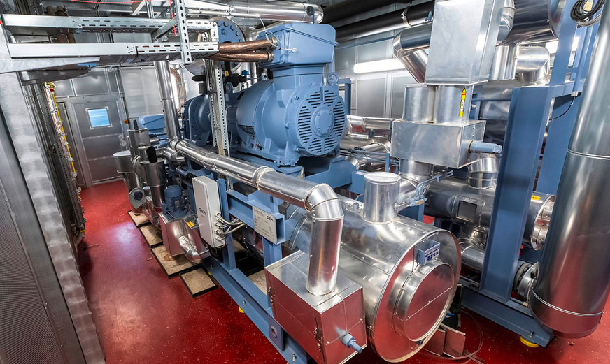 Maschinenraum mit GEA-Wärmepumpen im Heizkraftwerk in Lemgo.