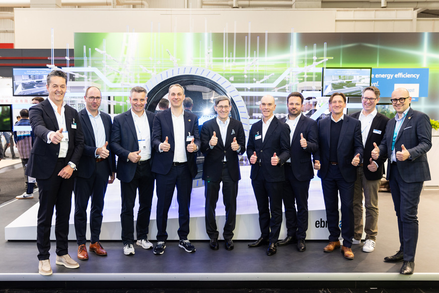 Treffen des Top-Managements von ebm-papst und Siemens Digital Industry im Rahmen der Hannover Messe 2024.