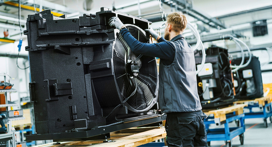 Das Chassis der Wärmepumpe CHA von Wolf besteht aus leichten und robusten EPP-Formteilen. Es bewirkt neben der Fixierung der Funktionsbauteile (z. B. Ventilator und Wärmeübertrager) auch für eine günstige Luftführung.