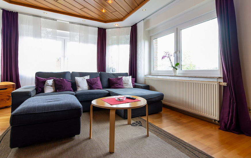 Mit Hilfe der Wärmepumpe Altherma 3 H HT von Daikin lässt sich das Einfamilien-Wohnhaus auch weiterhin mit den 25 Jahre alten Heizkörpern beheizen.