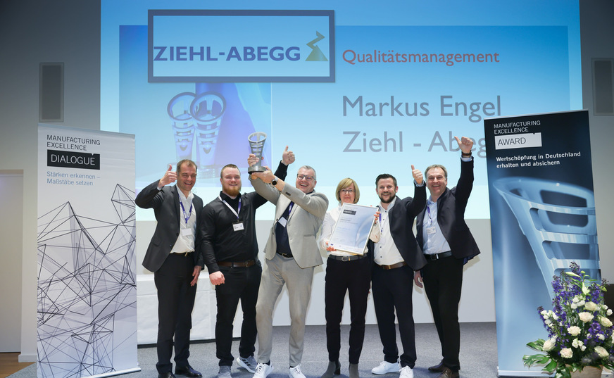 Joachim Ley (CEO, von links), Max Borek (Technologe Industrial Engineering), Marcus Engel (Leiter Werk Elektronik), Sandra Kallausch (Leitung Global Audits), Matthias Hofmann (Leiter Logistik Werk Elektronik) und Markus Frankenbach (Leiter Qualitätsmanagement Elektronik).
