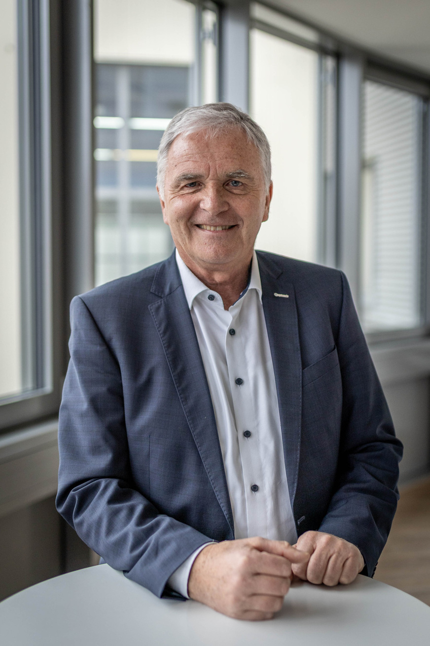 Kurt Maurer: Nach über 30 Jahren im Unternehmen, davon 26 Jahre als Geschäftsführer, scheidet Kurt Maurer zum 31. Mai 2025 auf eigenen Wunsch aus der Geschäftsführung der Systemair GmbH aus.