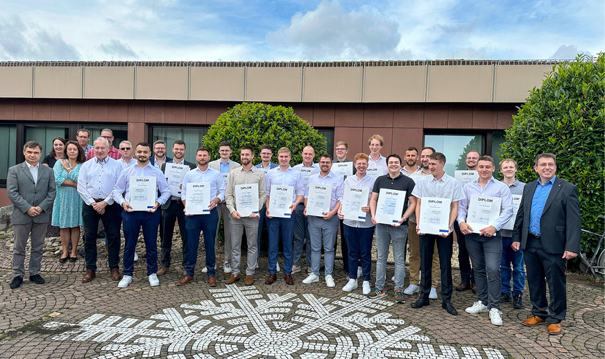 Die Abschlussklasse des vorherigen Jahrgangs.