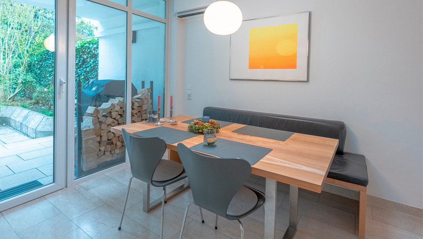 Heizen und Kühlen: Mit insgesamt 5 Daikin Split-Klimageräten schafft Familie Naumann ganzjährig ein angenehmes Raumklima im Wohnbereich, den Schlafräumen sowie im Keller – und entlastet die noch vorhandene Gasheizung