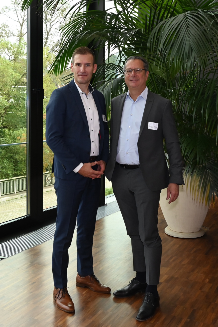 Die FGK-Mitglieder wählten Simon Nehls, Wolf GmbH (links), und Dror Peled,Mitsubishi Electric Europe B.V. (rechts), neu in den Vorstand.