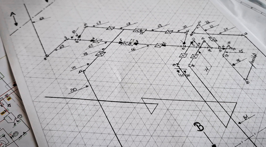 Isometrie-Zeichnungen werden von den Monteuren von Hand skizziert...