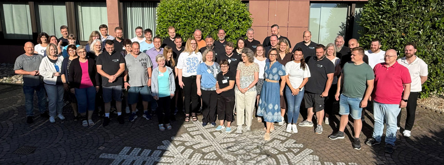 Über 50 Mitarbeiterinnen und Mitarbeiter nahmen an der Gesamtkonferenz der Bundesfachschule Kälte-Klima-Technik in Maintal teil.
