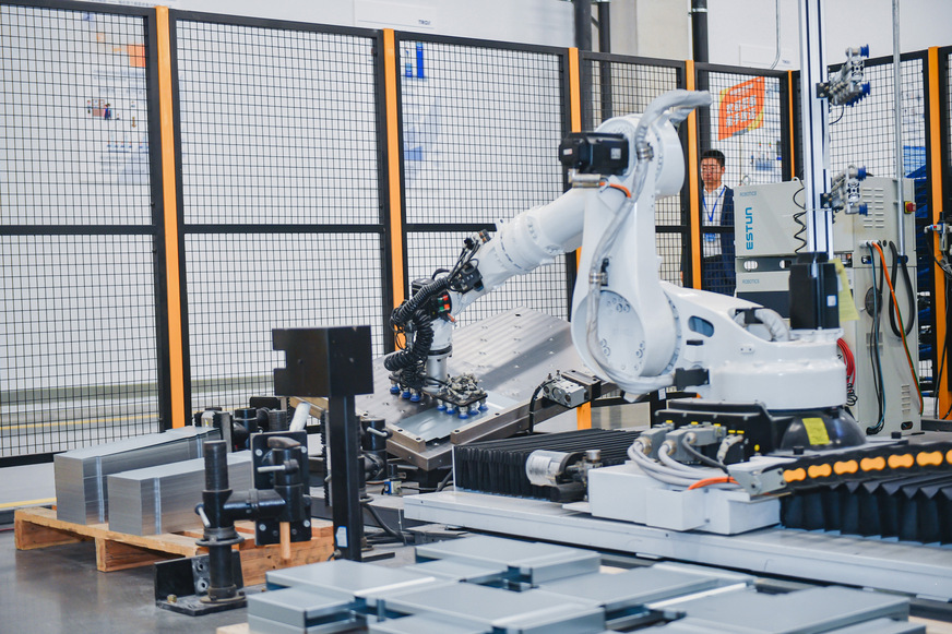 Moderne Fertigungs- und Automatisierungstechnologien bilden die Grundlage für effiziente Produktionsprozesse und höchste Qualitätsstandards am neuen Trox Standort in Suzhou.