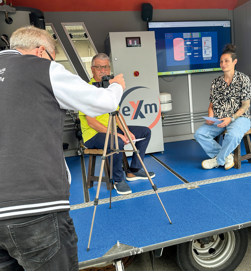 Angela von Allmen (rechts) und Andreas Leuenberger von BMS im KältenKlub-Mobil