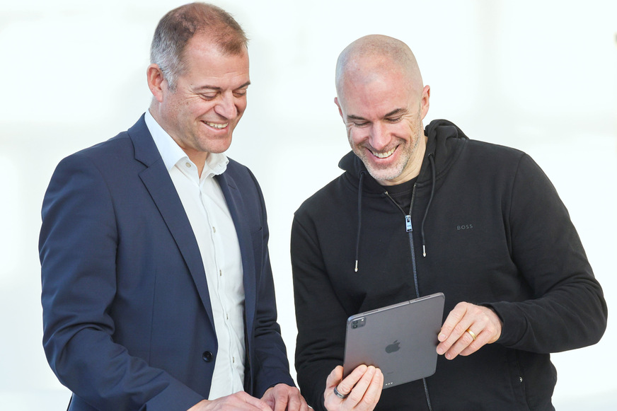 Firmenchef Joachim Ley (links) mit Felix Beilharz, der auf der Chillventa die Bedeutung von LinkedIn für Fach- und Führungskräfte aufzeigen wird.