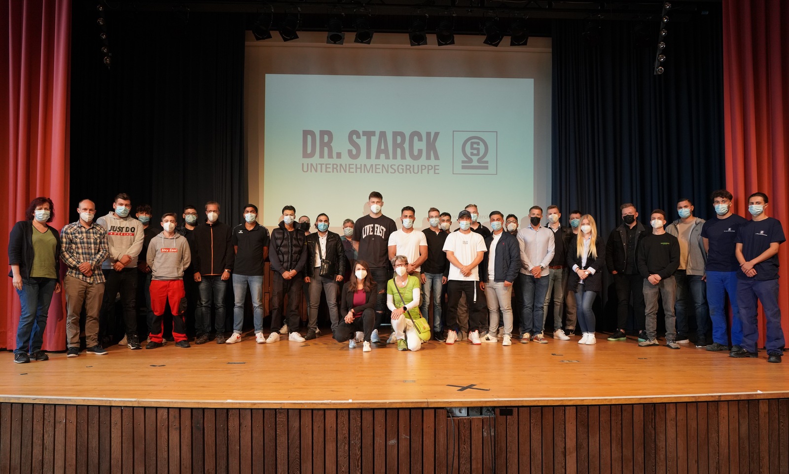 starck 28 neue Auszubildende und Studenten