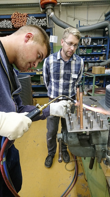 Da während der Löt-Übungen mehrere Lötgeräte gleichzeitig in Betrieb sind, schied ein entflammbares Kältemittel aus.
