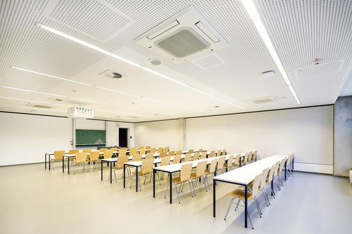 Um Wärmelasten aus Räumen mit hoher Beanspruchung abzuführen, werden unterschiedliche Raumtypen in der Hochschule zusätzlich durch VRF-Klimasysteme gekühlt. - © Bild: Mitsubishi Electric
