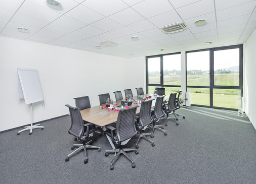 Im Erdgeschoss befindet sich eine 250 m² große Verkaufsfläche. 