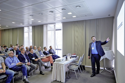Daikin-Mitarbeiter sowie externe Referenten informierten in Fachvorträgen zu verschiedenen Themen.