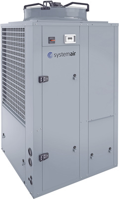 Für Kühlleistungen unter 350 kW hat Systemair die luftgekühlten Kaltwassersätze Sysaqua mit Scrollverdichter vorgesehen. Die Baureihe erfüllt die ErP-Vorgaben für 2021 und kann je nach Anwendung mit unterschiedlichen Kältemitteln mit niedrigem GWP betrieben werden. - © Bild: Systemair
