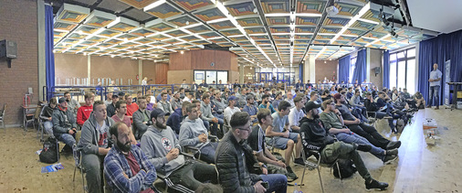 130 Azubis beim Lernen