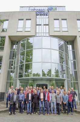 34 Kälte-Klima-Fach­lehrer waren Ende Mai zur Ratinger Niederlassung von Johnson Controls gekommen.