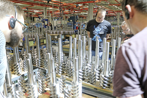 Ein Highlight ist die Führung durch das Schraubenwerk.