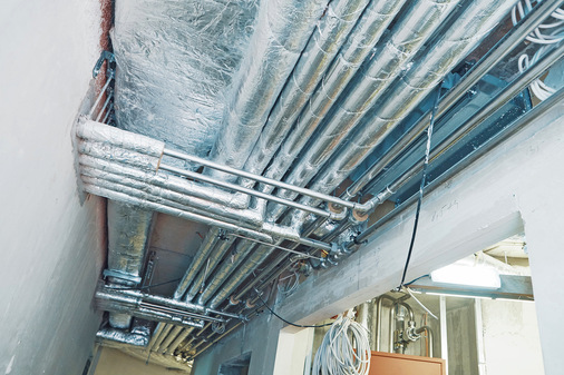 Rohrschalen Teclit PS Cold sind nichtbrennbar nach DIN 13501-1, mit A2L-s1, d0 klassifiziert und UV-beständig.