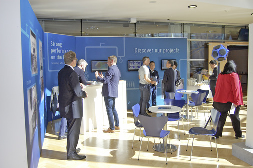 An elf „Stages“ in der neu geschaffenen „Innovation Plaza“ konnten die Besucher mit den Experten von Güntner diskutieren.