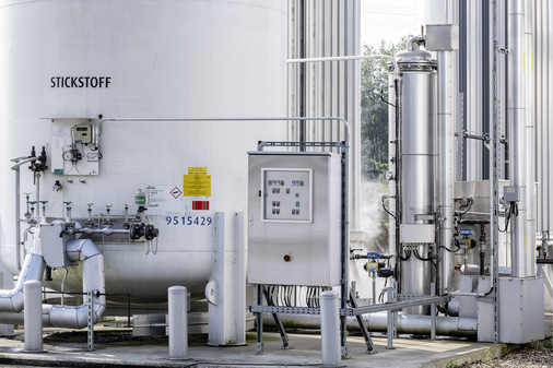 Der tiefkalte verflüssigte Stickstoff muss für die Inertisierung zunächst verdampft werden. Dabei entsteht Kälteenergie, die sich mit dem neuen Verfahren nutzen lässt.