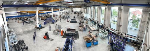 Montage der Verbundsysteme auf 7500 m2 modernster Produktionsfläche