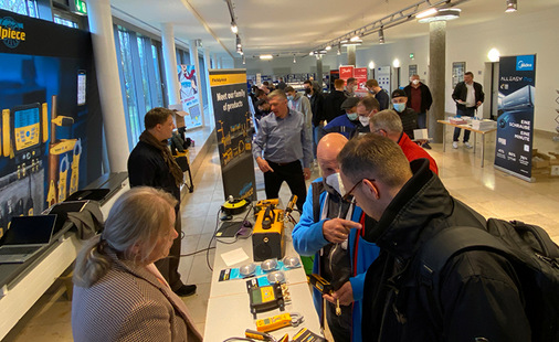 In den Pausen und nach den Vorträgen war die Hausmesse gut besucht