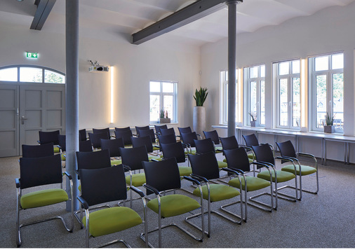 Die sanierte Ordensschreinerei mit Baujahr 1897 wird von der MNT-Gruppe vorrangig für Besprechungen und Konferenzen genutzt.