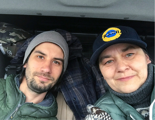 Unterwegs:  Spenglermeister Maxim vom Hilfsteam und Malgorzata Nowakowska