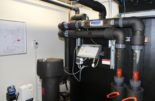 Die chemiefreie Wasseraufbereitung wurde ebenfalls in den Container integriert. - © Bild: L&R Kältetechnik
