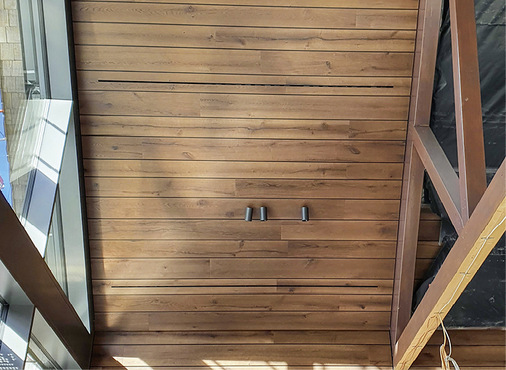 Aufgrund der Installationshöhe von knapp 5 m wurden die Schlitzdurchlasse höher beaufschlagt mit einer bewussten Näherung an den Schallgrenzwert von 35 dB(A).