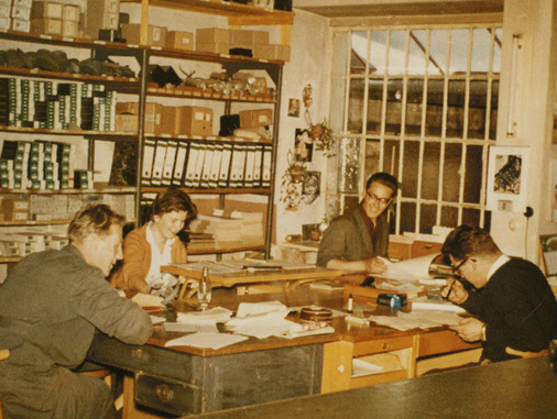 So sah es vor Jahrzehnten im Schiessl-Verkaufsbüro aus...