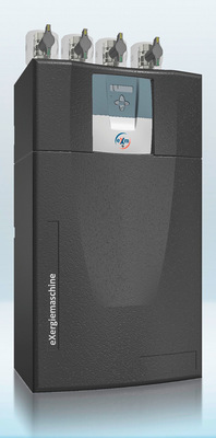 Die eXergiemaschine ist für die optimierte Temperaturschichtung im Pufferspeicher zuständig und enthält dafür die Wasser-Wasser-Wärmepumpe mit großer Temperaturspreizung.