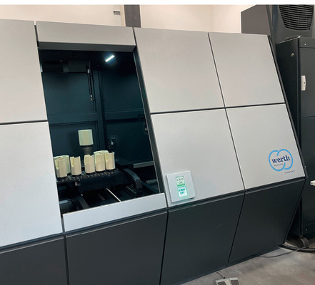 Der Computertomograf wird von einem zusätzlichen Kaltwassergerät mit 18 bis 20 Grad Celsius gekühltem Wasser versorgt.