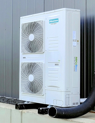 Acht Wärmepumpen-Außengeräte PAC+ von Hisense unterstützen durch ihren flexibel anpassbaren Luftstrom optimale Lagerungsbedingungen.